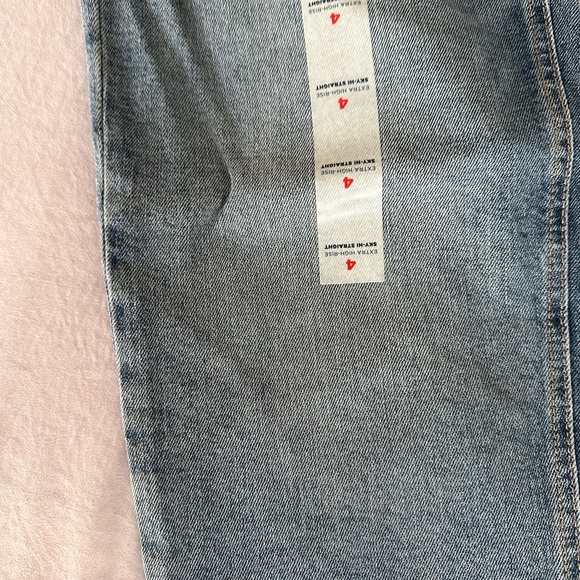 Old Navy Jeans - Picture 5 of 6